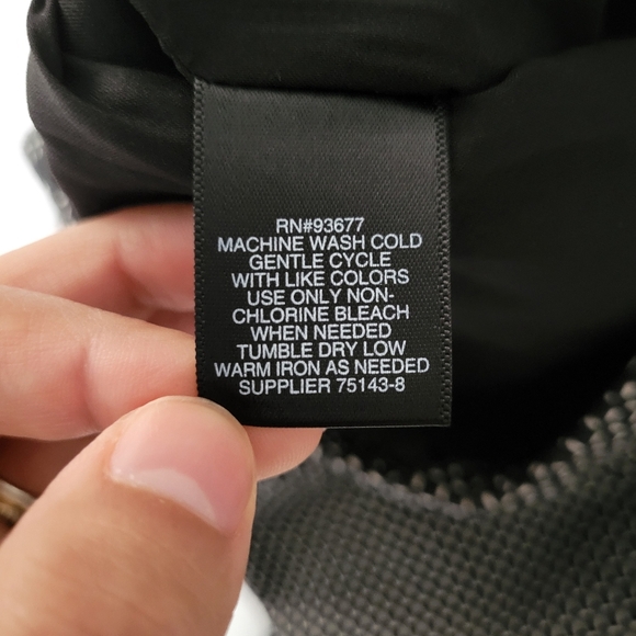 Liz Claiborne Chic Black and White Patterned Skirt - Picture 8 of 8